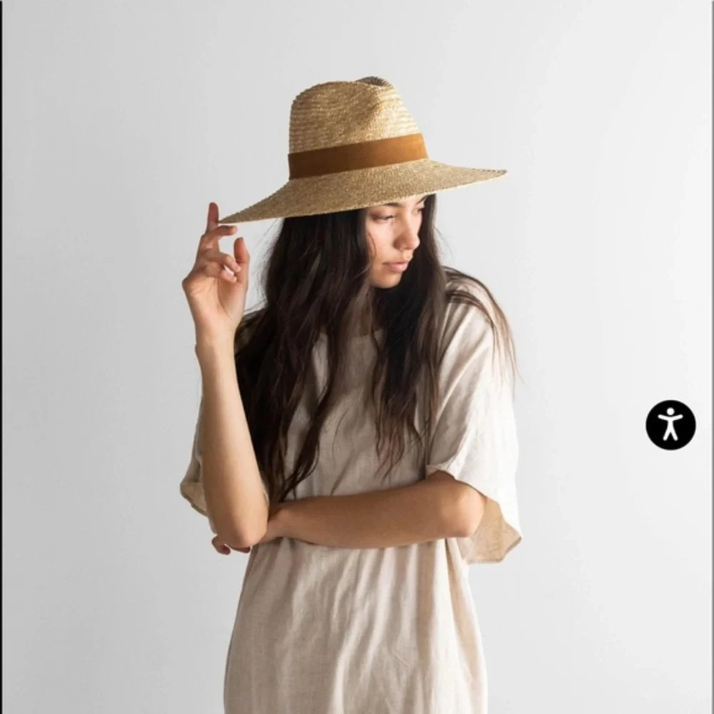 Gigi-Pip‎ Fedora - Picture 2 of 10